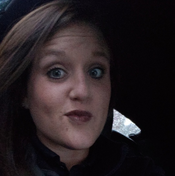 Meet your Posher, Amber - Picture 5 of 7